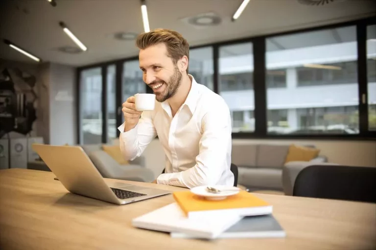 Les avantages et défis du télétravail pour les entreprises en 2024